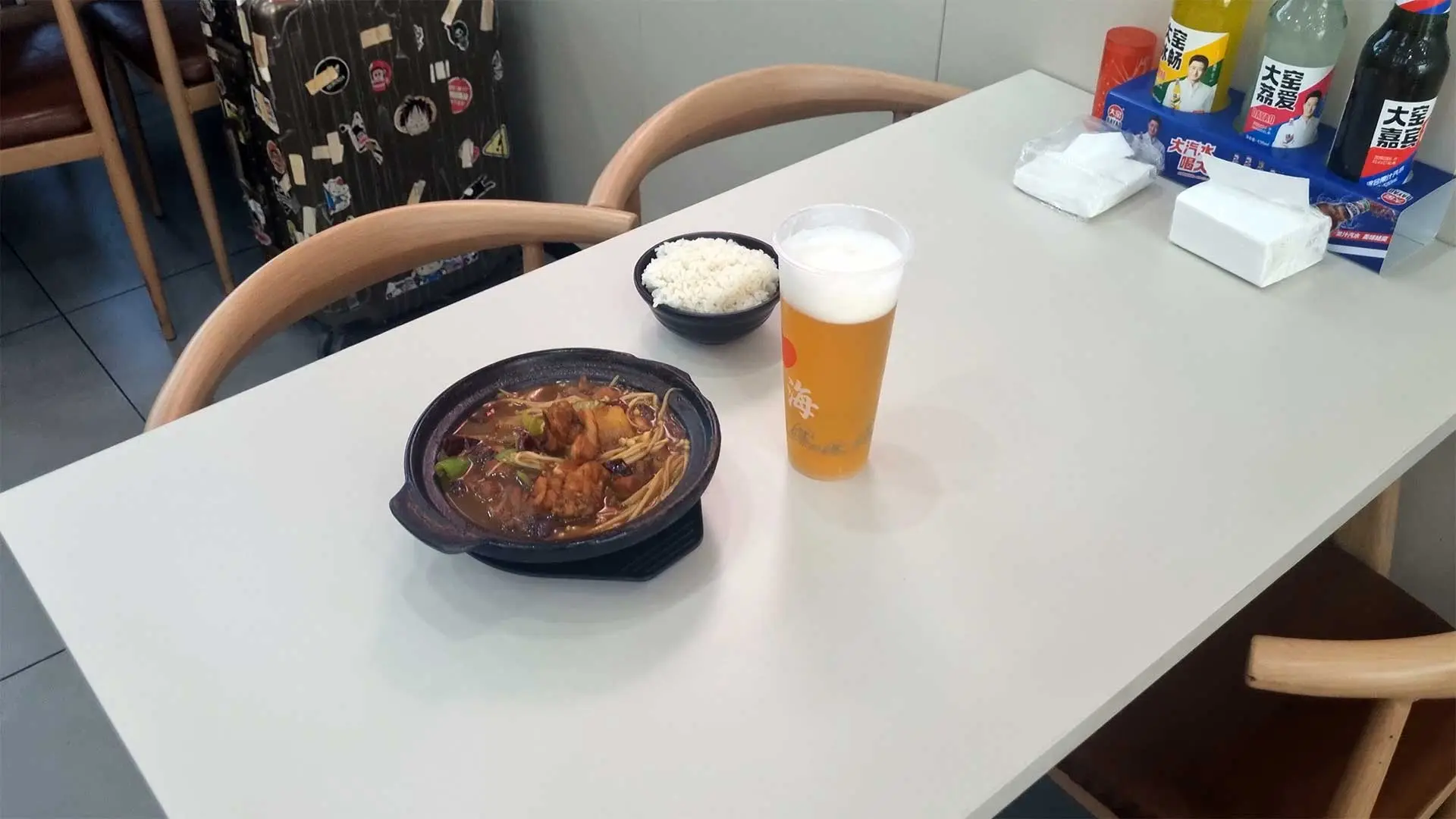 한국의 안동찜닭과 비슷한 먹음직스러운 비주얼의 산둥성 전통 닭조림 요리 황먼지미판